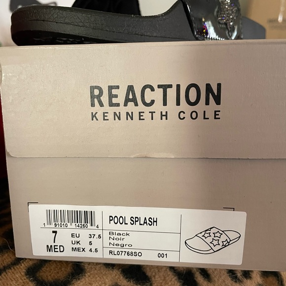 Kenneth Cole Reaction Pool Slides! - Picture 4 of 4